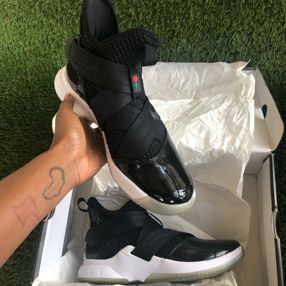 Men’s Nike Lebron Sneakers